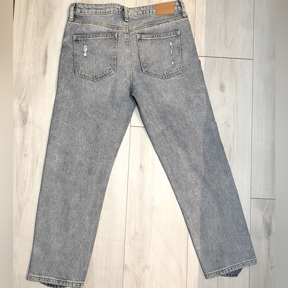 NWT Avec Les Filles Distressed High Waisted Mom
Jeans - size 27 - Picture 5 of 10